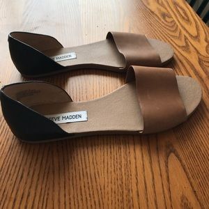 Never been worn Steve Madden flats